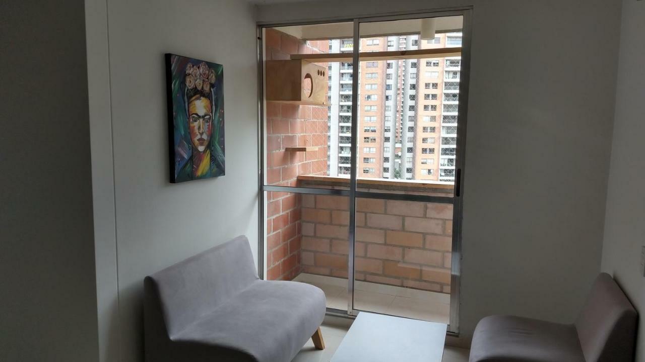 Completo Privado Estrato 5 Apartment เมเดยิน ภายนอก รูปภาพ