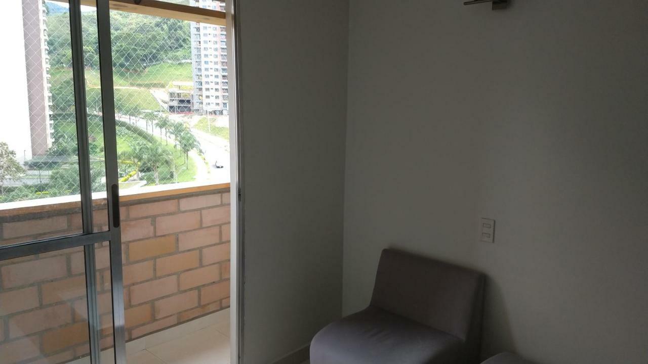 Completo Privado Estrato 5 Apartment เมเดยิน ภายนอก รูปภาพ